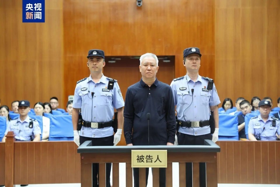 前员工谈许家印：远看厉害 近看抽象 很爱演